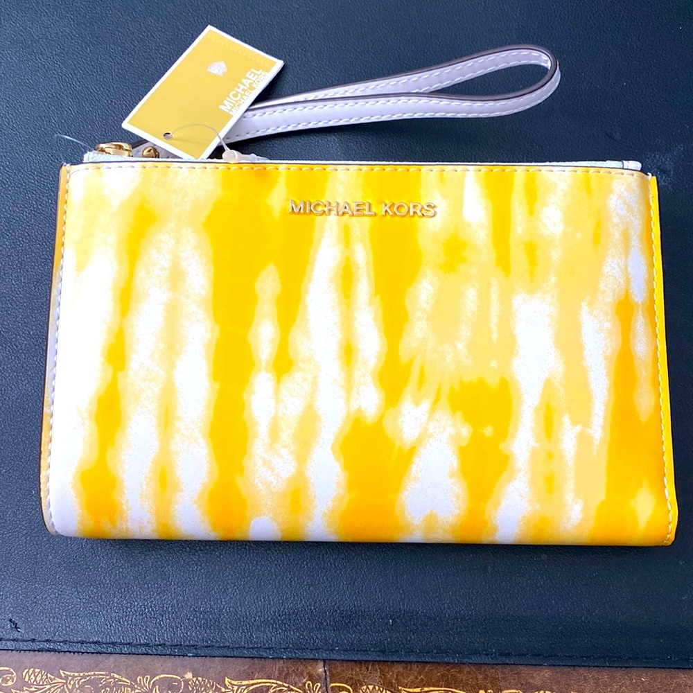 MICHAEL MICHAEL KORS Buttercup Gold Jet Set Double Zip Wristlet